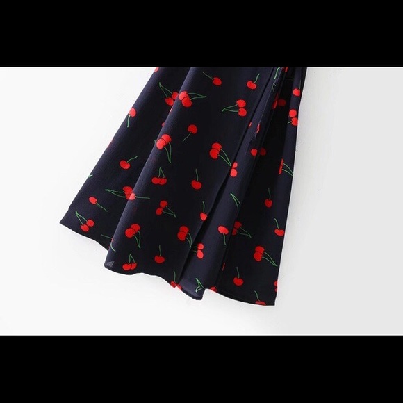 LAST ONE Floral wrap dress - Picture 7 of 8